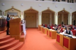 Studentka sexty při své attack speech